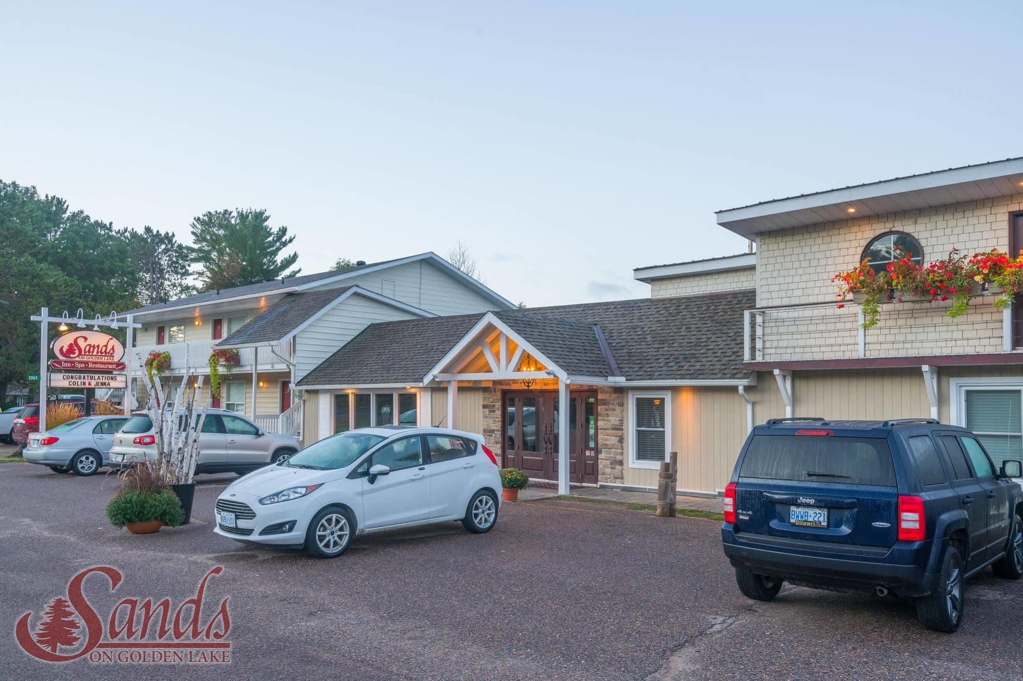 Sands On Golden Lake Exterior photo
